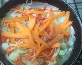 Foto del paso 2 de la receta: Salteado de verduras y provoleta y algo más