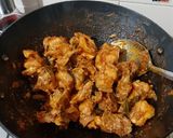 A picture of step 4 of Curry leaves chicken.