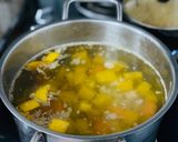 Hình bước làm 2 của món Canh Cà Rốt Khoai Tây Bí Đỏ