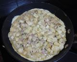 Foto del paso 4 de la receta: Tortilla de papas con pata asada y cilantro