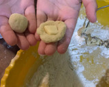Foto del paso 3 de la receta: Ñoquis rellenos (salsa crema de verdeo)