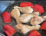 Foto del paso 2 de la receta: Arroz con muslitos de pollo, champiñones y pimientos