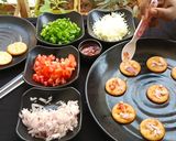 মোনাকো বিস্কুট পিজ্জা(biscuit pizza recipe in Bengali) রেসিপি ধাপ - 2 ছবি
