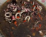 Foto langkah ke 4 dari resep Cumi hitam pedas.