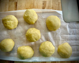 Foto del paso 4 de la receta: Coca de higos y cebolla caramelizada con sobrasada