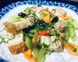 รูปขั้นตอนการทำที่ 3 ของ หมูกรอบ5ห่วง(เซเลอรี่ ชะอม มะกอกดำ พริกแดง พริกเหลือง)