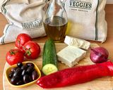 Foto del paso 1 de la receta: 🇬🇷 Ensalada HORIATIKI o griega (χωριάτικη σαλάτα, Grecia)