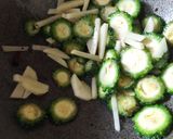 উচ্ছে আলু ভাজা(ucche aloo bhaja recipe in Bengali) রেসিপি ধাপ - 1 ছবি