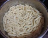 Foto del paso 2 de la receta: Penne (pasta) con sacramentos y huevo duro