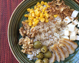 Foto del paso 3 de la receta: Arroz frío con pollo, nueces y más, ¡para un plato energético!💪🏻☀️