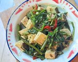 Foto langkah ke 3 dari resep Tumis Kangkung Putih Telur Masak Tauco (6).