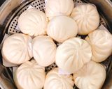 Hình bước làm 2 của món Bánh bao nhân thịt heo
