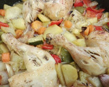 Foto del paso 7 de la receta: Pollo al horno con guarnición
