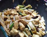 Foto del paso 3 de la receta: Pollo salteado con verduras
