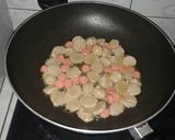 Foto langkah ke 2 dari resep Tumis wortel buncis brokoli ft bakso.