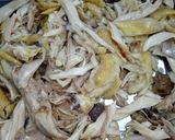 Hình bước làm 1 của món Gỏi Gà Rau Răm