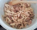 Egyszerű zöldborsós májas csirkepörkölt recept fázis 2 fotója