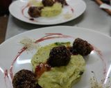 Foto del paso 7 de la receta: Albóndigas de cordero, salsa de frutos rojos, puré de espinaca