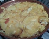 Foto del paso 5 de la receta: Tortilla de papa, rellena con cantimpalo y queso mantecoso
