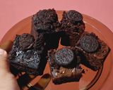 Foto langkah ke 2 dari resep Brownis oreo.
