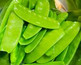 Hình bước làm 1 của món 🌱 Nấm Xào Đậu Hà Lan & Ớt Chuông Đỏ
