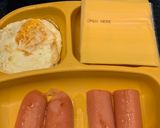 Hình bước làm 3 của món Hamburger Xúc Xích Phô Mai