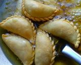 Gambar langkah 10 resipi Karipap Crunchy.
