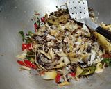 Foto langkah ke 3 dari resep Tumis Jantung Pisang.