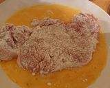 A picture of step 2 of Breaded pork chop, shrimp and mushrooms.
