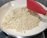 A picture of step 2 of Upmaa (savoury semolina breakfast dish).