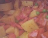 A picture of step 2 of Gajar aloo.