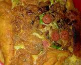 Foto langkah ke 6 dari resep Martabak telur isi daging dan sosis.