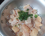 Foto del paso 1 de la receta: Garbanzos compuestos con pechuga de pollo y papas fritas