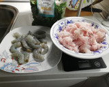 Foto del paso 1 de la receta: Albóndigas de merluza y langostinos