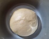 Foto langkah ke 3 dari resep Donat Pisang Frozen Empuk & Lembut.