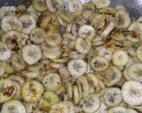कच्चे केले की भुजिया (kacche kele ki bhujiya recipe in Hindi) रेसिपी चरण 2 फोटो