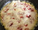 Foto del paso 3 de la receta: Tortilla de jamón y ensalada de brotes tiernos