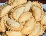 मावा गुझिया(mawa gujiya recipe in hindi) रेसिपी चरण 8 फोटो