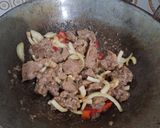 Foto langkah ke 5 dari resep Daging Sapi Saus Lada Hitam.