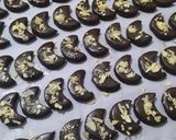 Foto langkah ke 6 dari resep Choco Almond Cookies.
