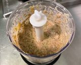 Une image de l'étape 7 de Sauce salade épicée à l'oignon rouge et persil.