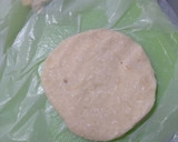 Foto del paso 5 de la receta: Arepa de yuca con queso