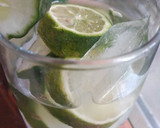 A picture of step 1 of Refreshing cucumber water.