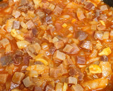 Foto del paso 2 de la receta: Tortilla guisada con jamón y comino