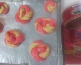 Foto langkah ke 4 dari resep Strawberry Twist Bread (ala chef).