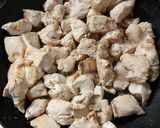 Foto del paso 5 de la receta: Pollo en cubos con salsa de verdeo light