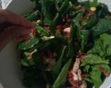 Foto del paso 7 de la receta: Mushroom garden - ensalada de espinacas con tocino
