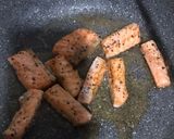 Foto langkah ke 3 dari resep Pan Seared Salmon, Sourdough Bread & Green Salad.