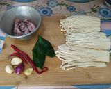 Foto langkah ke 1 dari resep Jamur Enoki Kuah Pedas.