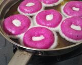 Foto langkah ke 6 dari resep Donat Buah Naga.